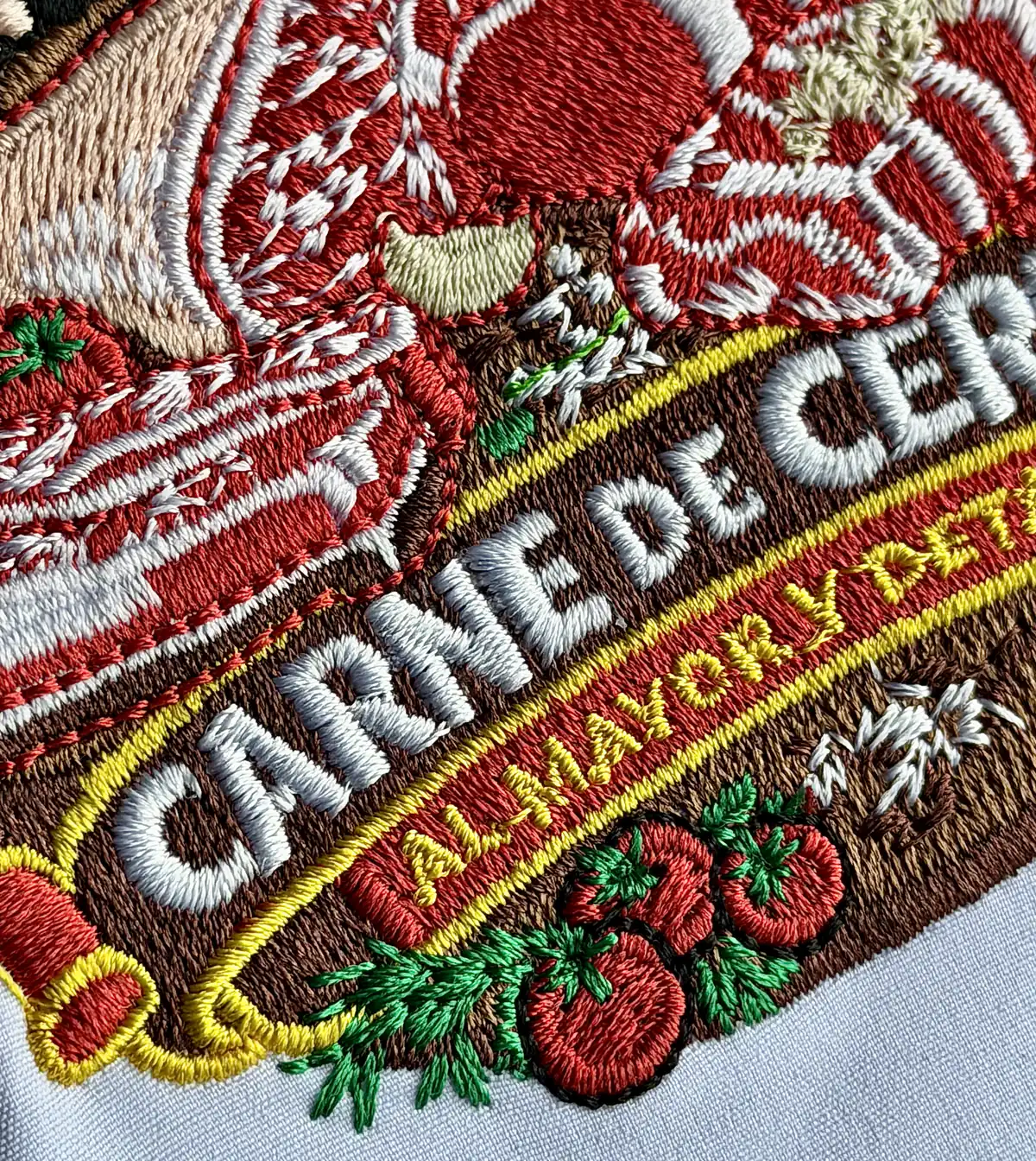 Bordado a todo color del logo Carne de Cerdo al Mayor y al Detal
